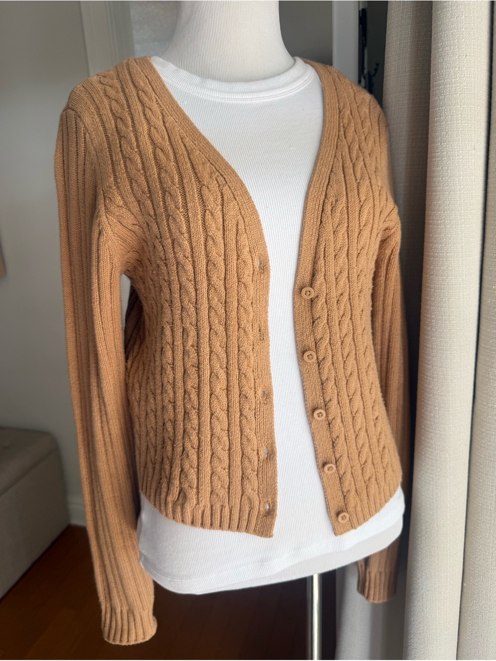 Hollister Ribbed Crewneck button down Sweater in Camel Brown size large